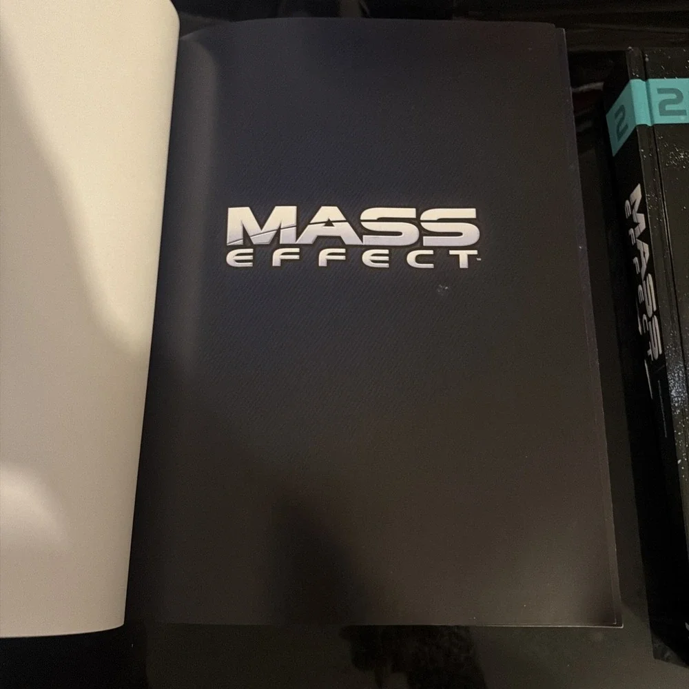 Mass Effect 1 & 2 Comics Hardcover Dark Horse Comics May 2015) Redemption Good